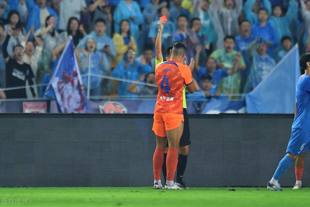 曼城1-0领先水晶宫。